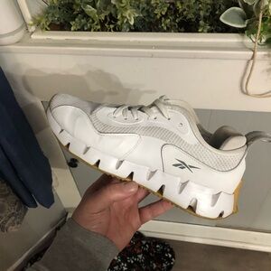 Women’s Reebok Zig Dynamica White Gum size 8.5